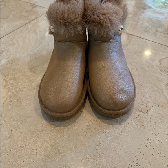Authentic genuine rare sold-out UGG booties, gold sparkle, gold clasp, sz 8-7.5 - Picture 4 of 5
